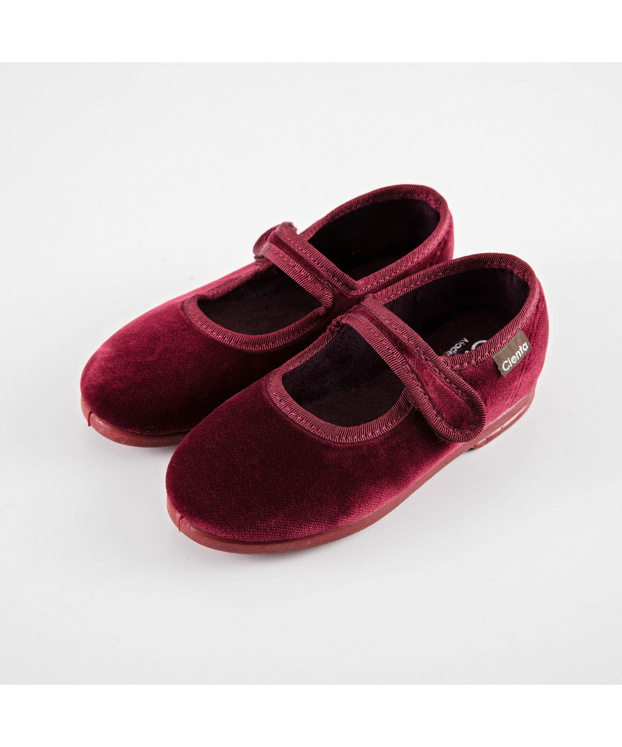 Girls best sale maroon shoes